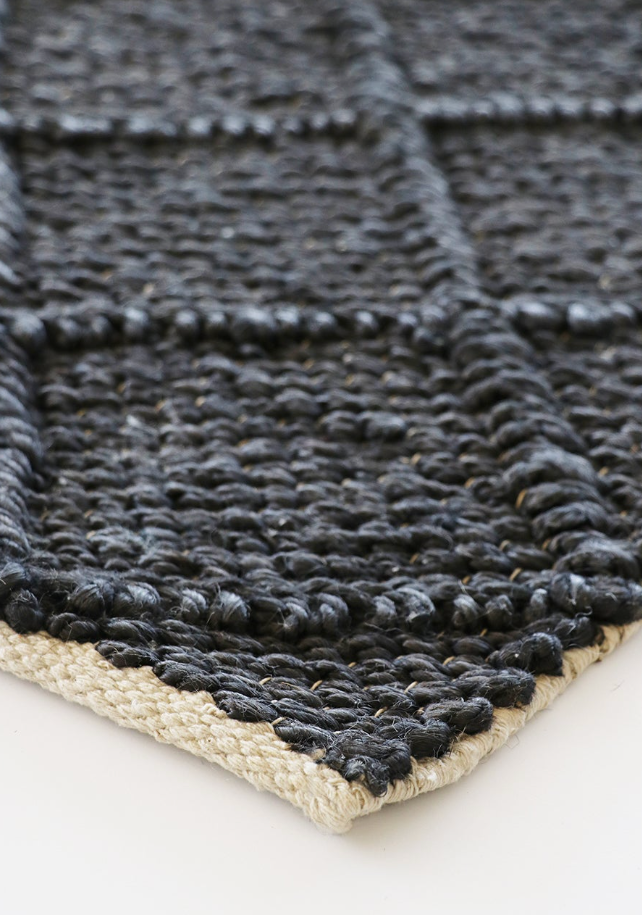 © Assam entry rug black 50 x 140cm