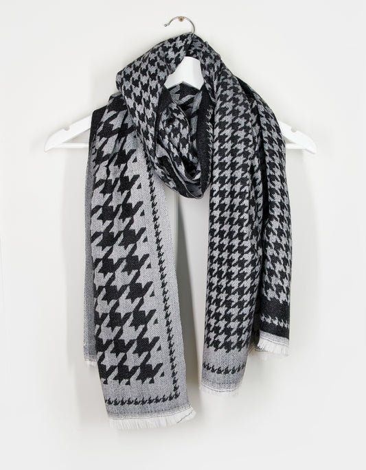 Reversable houndstooth scarf