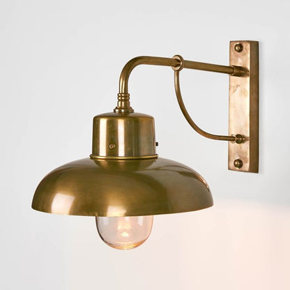 © Bridgwater Outdoor Wall Light - Brass