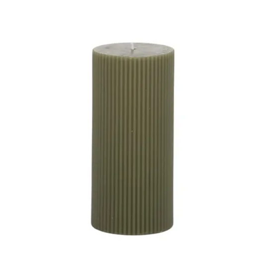 © Ribbed pillar candle moss