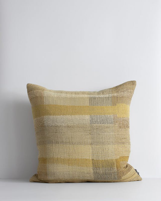 © Saratoga cushion ochre